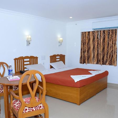Princess Residency Hotel เนดุมบัสเซรี ห้อง รูปภาพ
